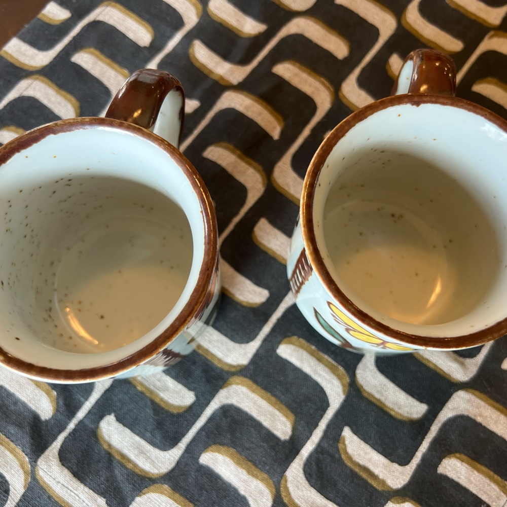 ๐งก๐ Vintage 1970s Pair of Speckled Stoneware Mugs - Picture 8 of 10